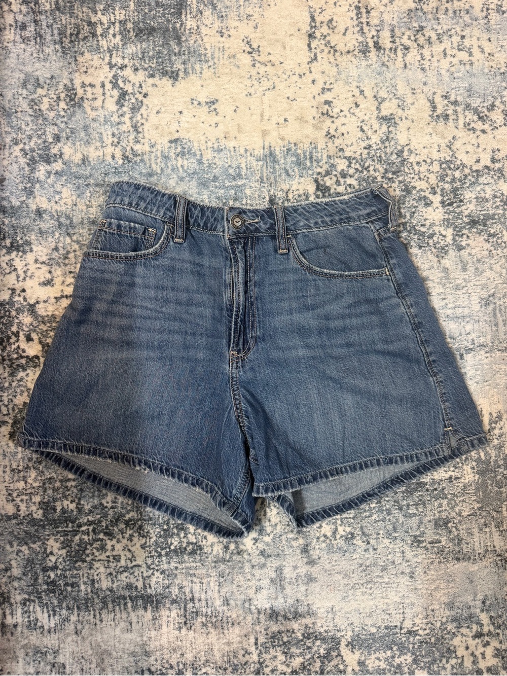 Hollister Vintage-Inspired Blue Denim High-Rise Shorts